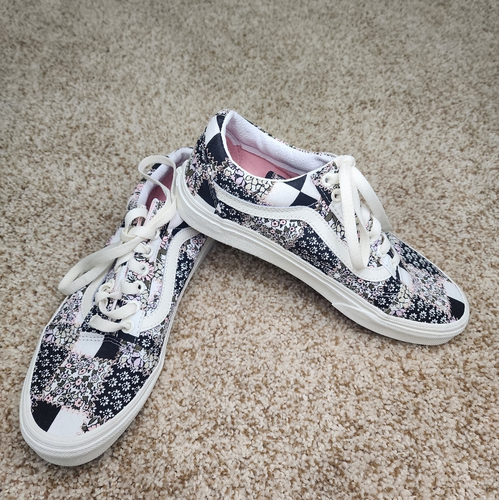 New Vans Old Skool Patchwork Floral Sneakers In B… - image 1